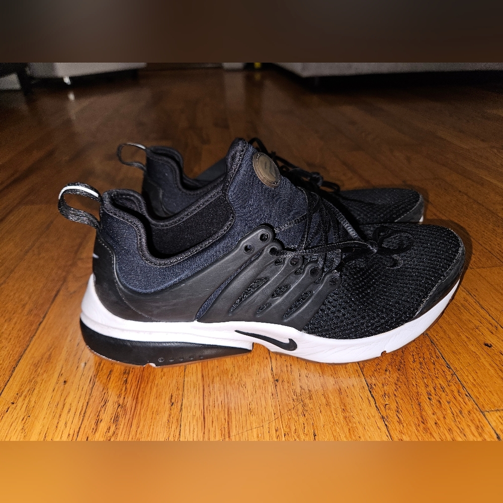 Nike Presto Womens Size 9 WORN - Very Good Condition 100% Authentic